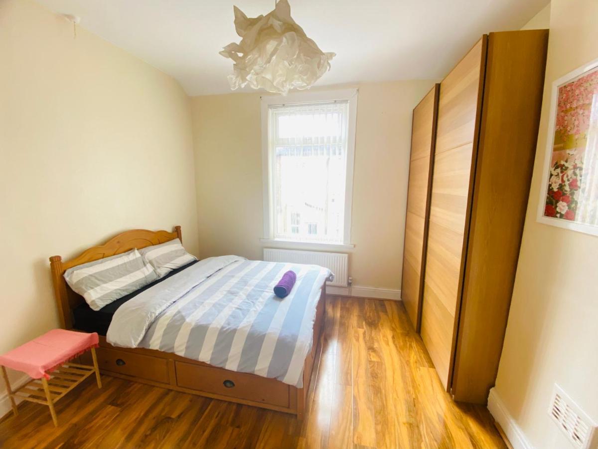Entire 4 Bedroom House - Ev Point & Free Parking Liverpool Dış mekan fotoğraf